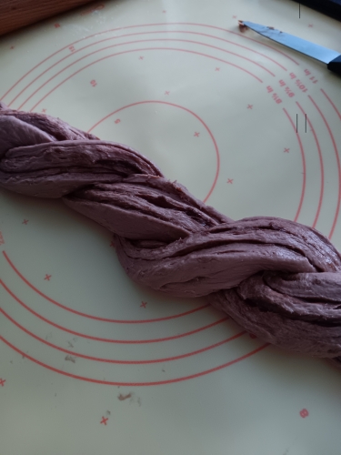 Brioche, babka, cacao, pâte à tartiner Nocciolata 