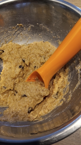 Cookie, compote de pommes, poudre de noisettes, pépites de chocolat 