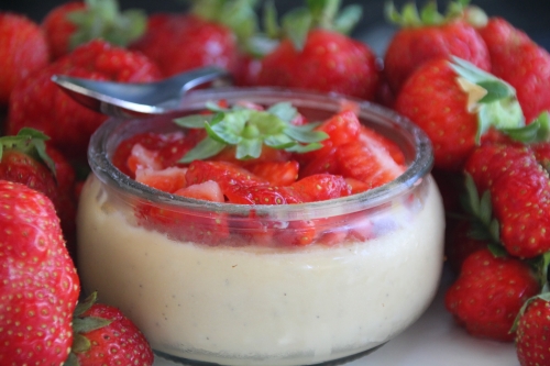 Crème, vanille, citron, fraises