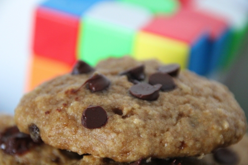 Cookie, compote de pommes, poudre de noisettes, pépites de chocolat 
